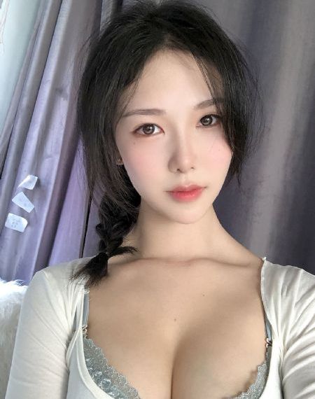 叶子楣裸乳照无奶罩视频_1080免费观看超清